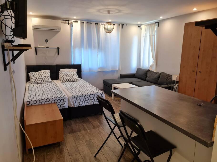 Studio Slavyanska Varna ภายนอก รูปภาพ